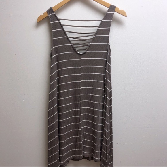 Socialite small brow and white striped dress - Picture 3 of 3